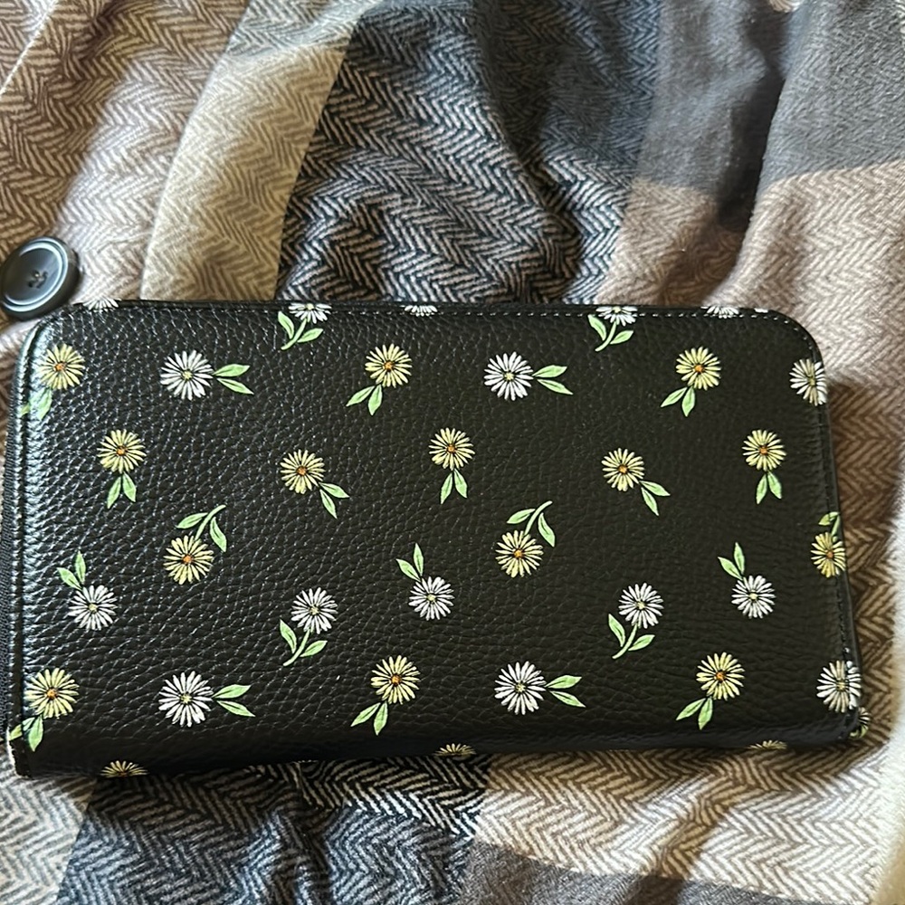 Thirty-One Black Wallet with Floral Pattern